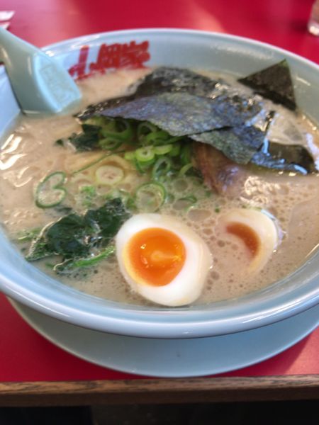 「醤油味玉中盛り」@ラーメン山岡家 大泉店の写真