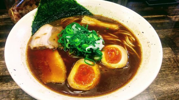 「煮玉子醤油ラーメン　大盛」@ラーメン一心 本店の写真