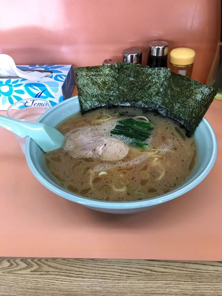 「中ラー 麺かため」@梅浜亭の写真