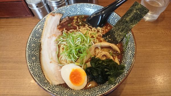 「魚豚ラーメン（大）」@屯ちん 池袋西口店の写真