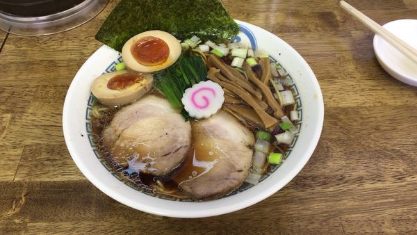 「【限定】生姜香る〜肉出し中華そば～(750円)＋味玉(丸めの日無」@中華蕎麦 丸め 東久留米店の写真