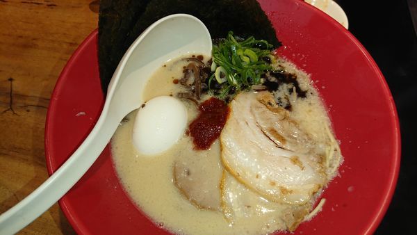 「赤丸スペシャル(1080円)+替え玉(130円)×2」@博多一風堂 みなとみらい東急スクエア店の写真