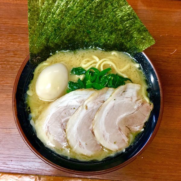 「まくり家スペシャル（並）950円」@横浜家系ラーメン まくり家の写真