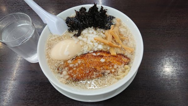「背油煮干中華そば 750円+ 味玉 100円」@博多中洲屋台 鈴木ラーメン店 鵜野森店の写真