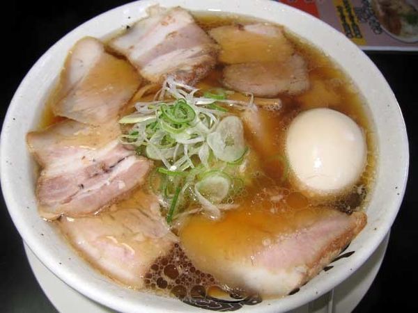 「淡麗醤油チャーシュー　930円＋味玉　100円」@食堂 はせ川の写真