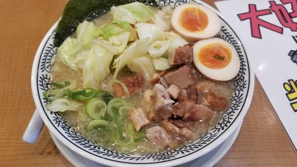 「肉きゃべとん　半熟煮玉子入り」@二代目丸源 松本店の写真