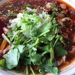 無雙麻辣牛肉麺（中辛)1080円