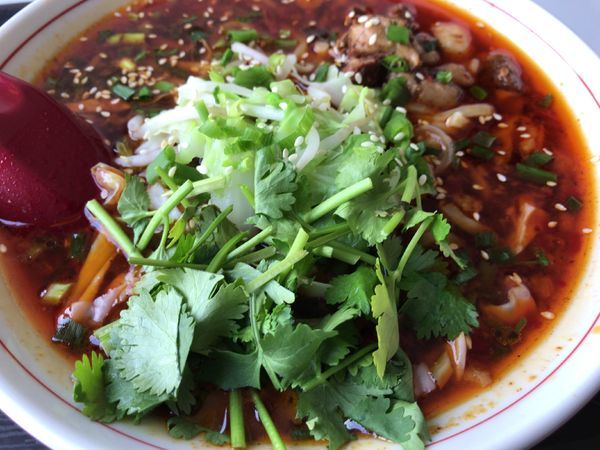 「無雙麻辣牛肉麺（中辛)1080円」@無雙ラーメンの写真