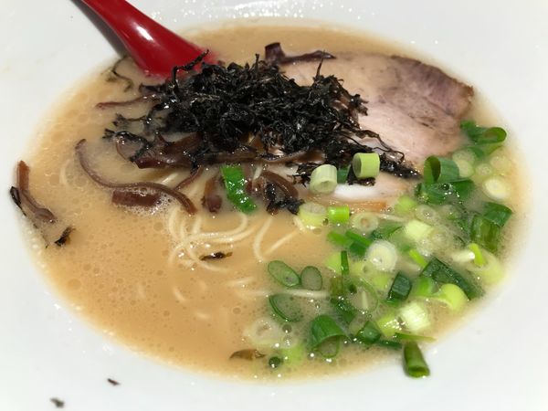 「長浜らーめん  750円」@長浜らーめん いっせんかくの写真