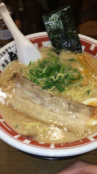 「東京豚骨ラーメン」@屯ちん 池袋本店の写真