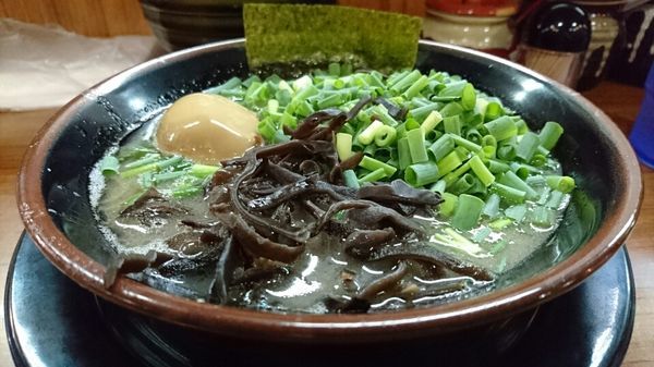 「ねぎラーメン（+味たまご+ハーフご飯）＠９５０円」@博多長浜らーめん ぼたんの写真