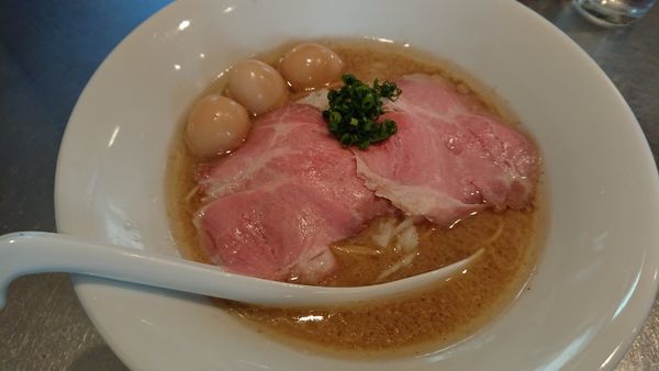 「魚介豚骨　うずら　さんじ玉」@さんじの写真