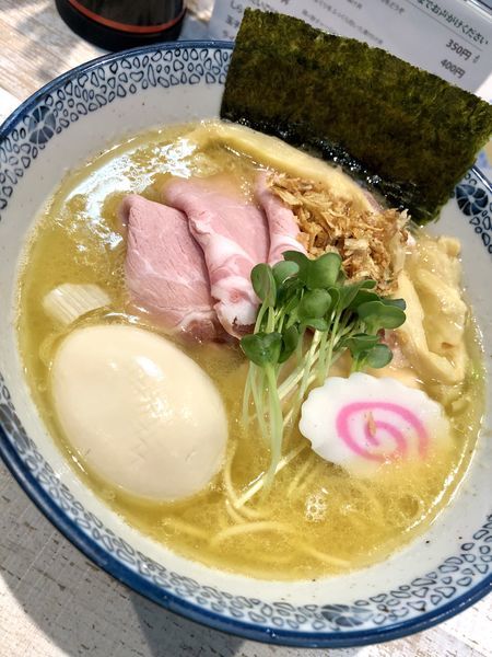 「【気まぐれ限定】真鯛の白湯 味玉付 ￥900」@中華そば 四つ葉の写真