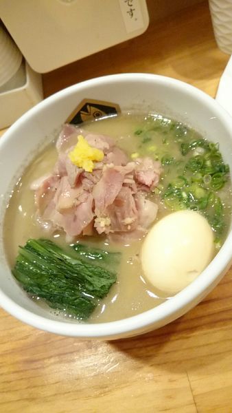 「味玉濃厚真鯛らーめん  ９５０円」@真鯛らーめん 麺魚の写真