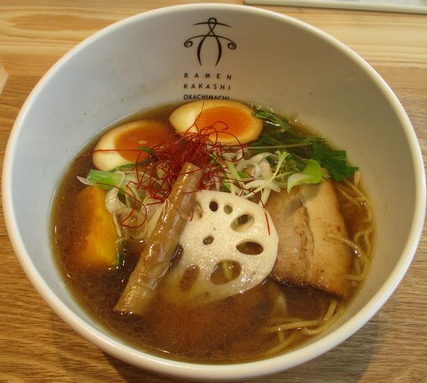 「淡麗しょうゆ+サービス味玉　850円」@案山子の写真