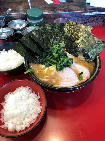 「大盛りチャーシューかため海苔増し玉ねぎ」@環2家の写真