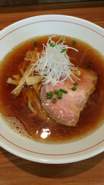 「煮干し醤油ら～麺」@ら〜麺 安至の写真