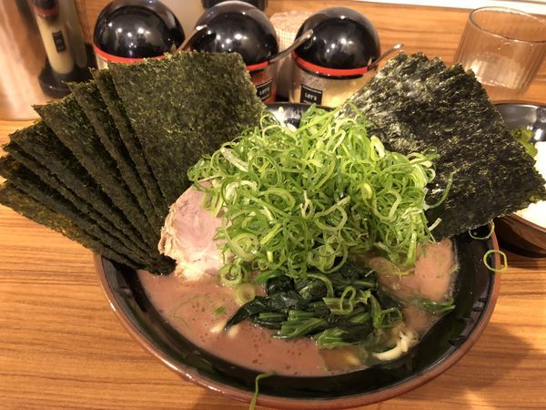 「のり青ねぎラーメン」@横浜家系らーめん 輝道家の写真