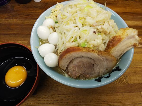 「小ラーメン＋うずら＋生玉子　780＋100＋50円」@ラーメン二郎 新小金井街道店の写真