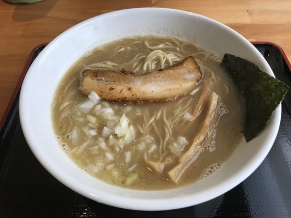 「鶏・煮干しらーめん」@麺家 一鶴の写真