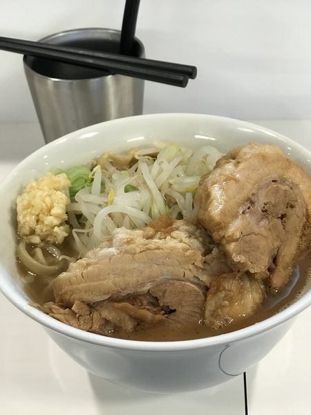 「小ラーメン（豚1枚）＋豚1枚 800＋100円」@ハイパーファットンの写真