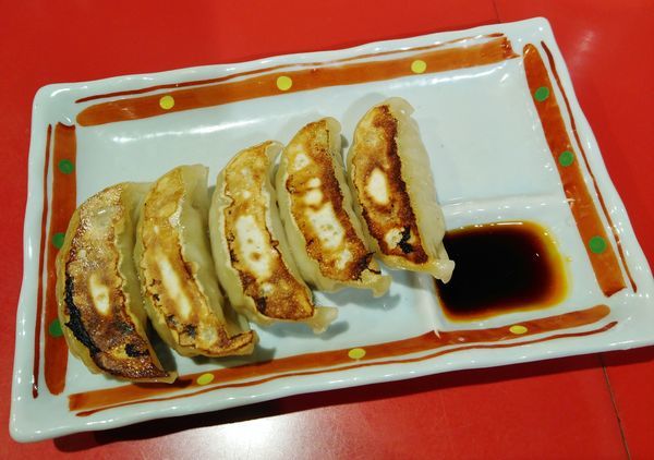 「餃子(5個)半額セール  160円」@つけめん工房 浅草製麺所の写真