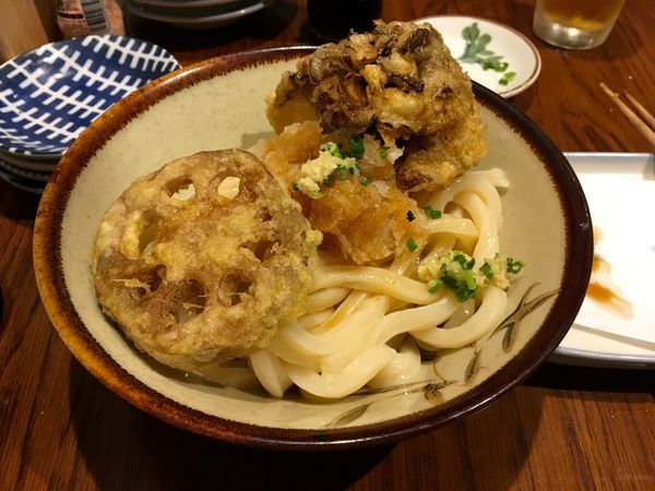 「ハートランドビール＋和製ハイボール＋しょうゆおろし＋舞茸天」@うどん酒場でべその写真