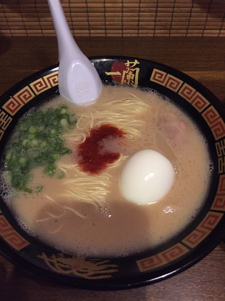 「ラーメン+ゆでタマゴ」@一蘭 六本木店の写真