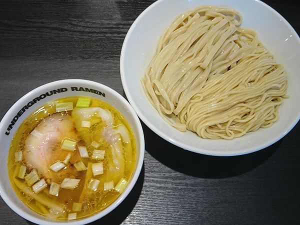 「ワンタンもりそば（塩・麺2種盛り）￥1100」@UNDERGROUND RAMEN 川越仲町の写真