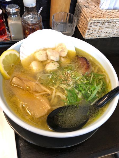 「帆立塩ラーメン大盛り チャーシュートッピング」@麺や 藏人の写真