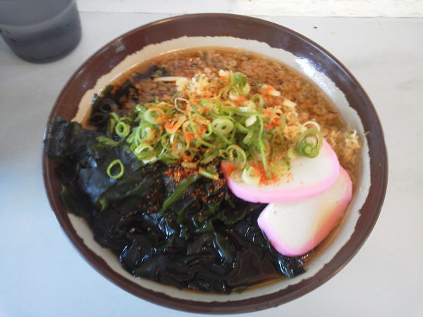 「たぬきそば320＋わかめ60＝380円」@弥生軒 5号店の写真