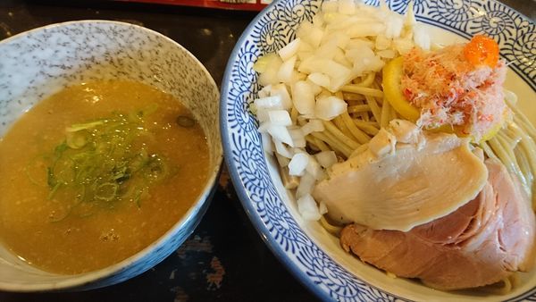 「ワタリガニの濃厚つけ麺＋中盛り＋タマネギ」@中華そば 葵の写真