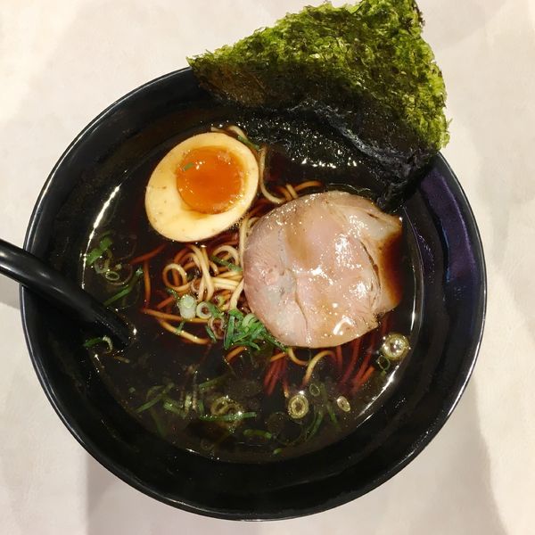 「【数量限定】荒節醤油ラーメン〜黒〜¥350」@はま寿司 横浜菊名店の写真