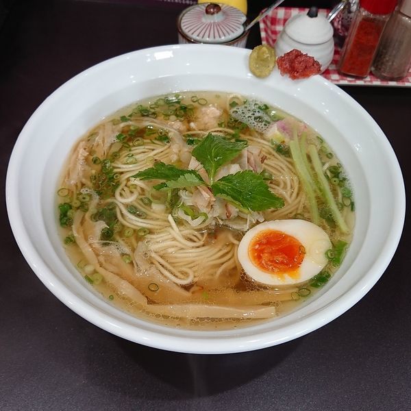 「マグロ出汁の中華そば 白醤油仕立  @800円 数量限定」@麺や hideの写真