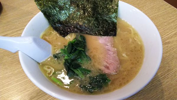 「とんこつ醤油ラーメン￥680」@とんぱた亭 藤が丘店の写真