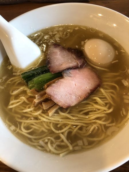 「塩らーめん ¥770＋味玉 ¥100」@らーめん穀雨の写真