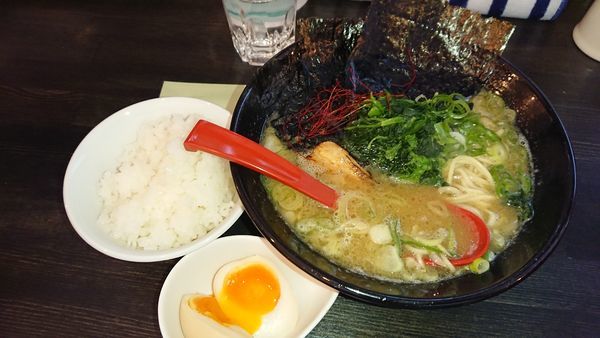 「地鶏ガラ醤油らー麺(780円)+煮玉子(100円)」@らー麺つけ麺 みやがわ 東白楽店の写真