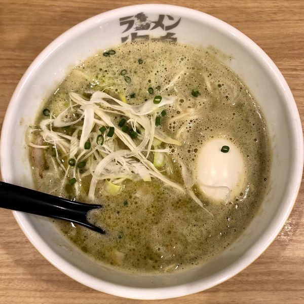 「ラーメンジェノバ玉子入り (840円)」@ラーメン海鳴 博多デイトス店の写真