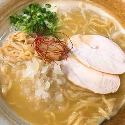 超濃厚鶏白湯ラーメン