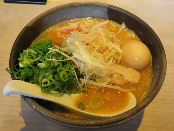 「唐神味噌らぁめん大盛+九条ネギ+煮たまご」@麺や鐙壱番の写真