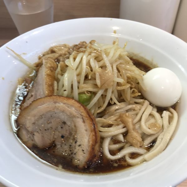 「ラーメン 玉子 生玉子」@麺屋 味方の写真