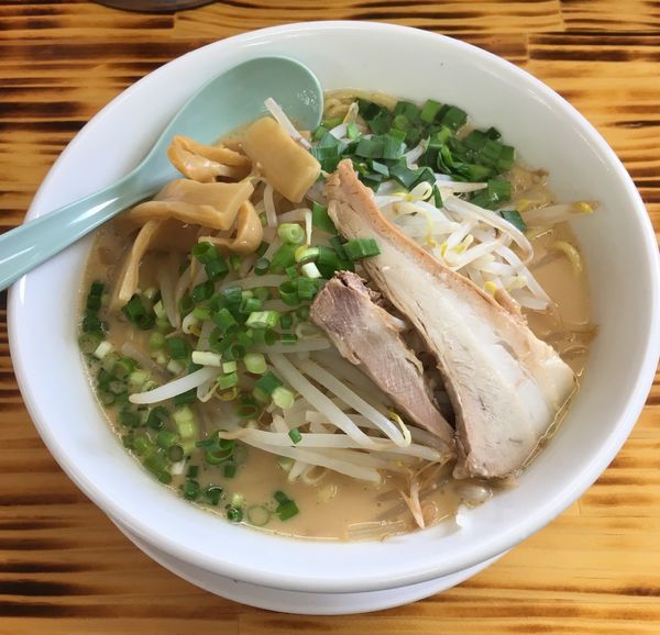 「とんこつ醤油(大盛無料756¥)」@つけめん いざや 小海店の写真