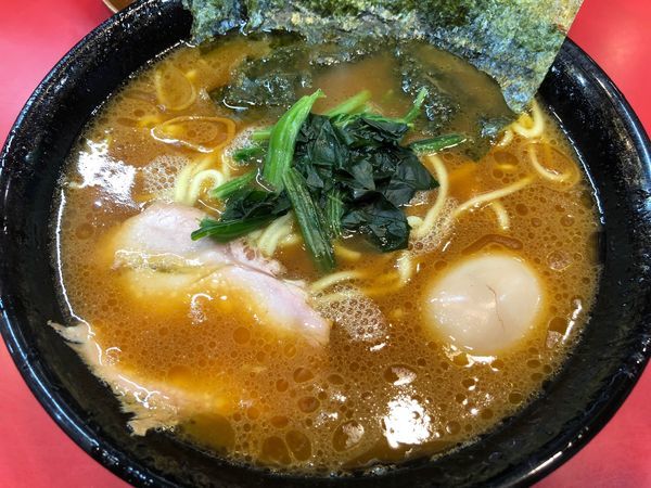 「中盛 味玉」@家系総本山 ラーメン吉村家の写真