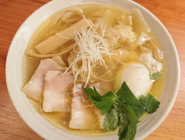 「特製塩らーめん」@純手打ち 麺と未来の写真