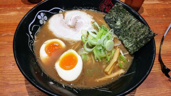 「豚骨醤油ラーメン」@金澤濃厚豚骨ラーメン 神仙 品達品川店の写真