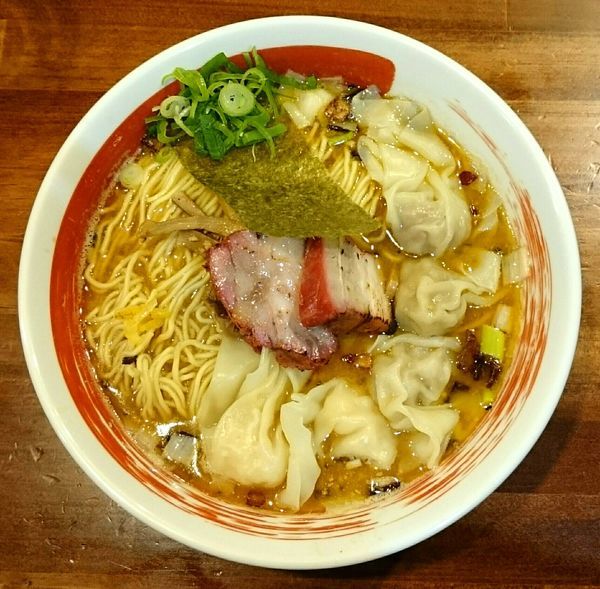 「味噌ワンタンメン(海老油) ミックスワンタン変更」@麺屋 悠の写真