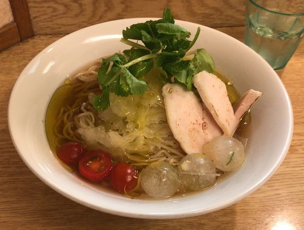 「冷たいセロリらーめん＋ツナキムチ丼(850円＋300円)」@麺処 あずきの写真