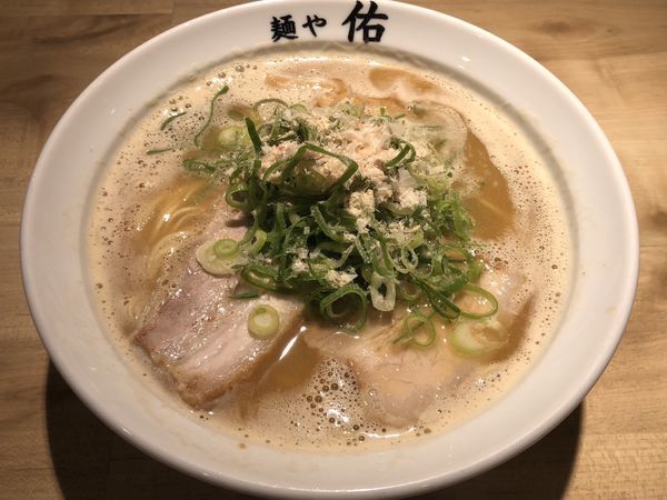 「鶏魚豚らーめん」@麺や 佑の写真