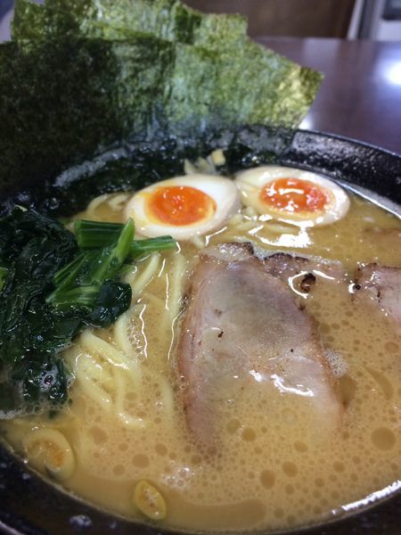 「豚骨醤油スペシャル¥880」@横浜らーめん 源泉の写真