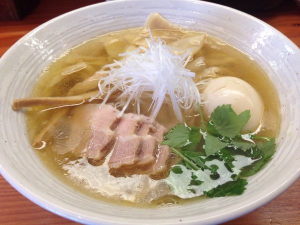 「特製塩ラーメン」@純手打ち 麺と未来の写真